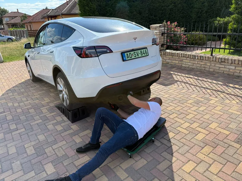 Tesla Model Y alváz ellenőrzése
