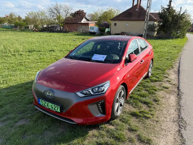 Felmért használt elektromos autó a kiszállás helyszínén