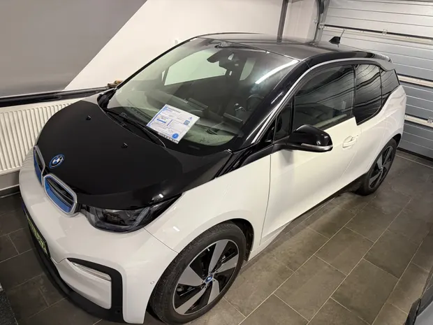 Felmért használt elektromos autó a kiszállás helyszínén