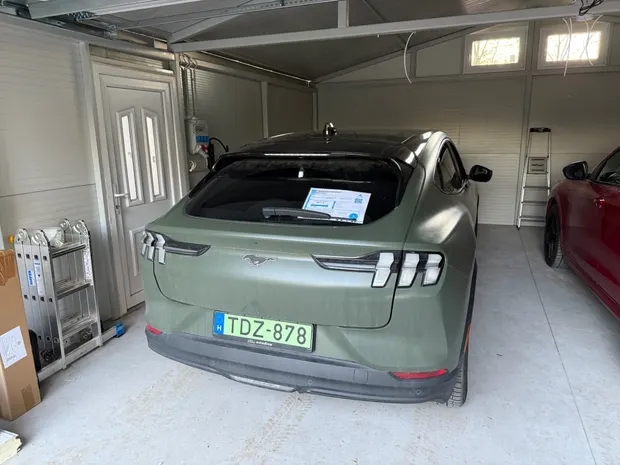 Felmért elektromos autó részlete